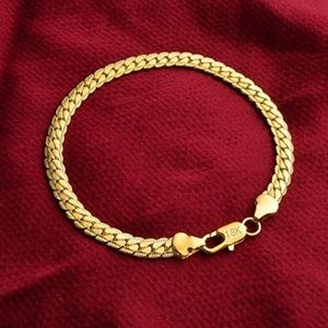 Cuban Link Chain Bracelet, 18k Gold Plated Italian